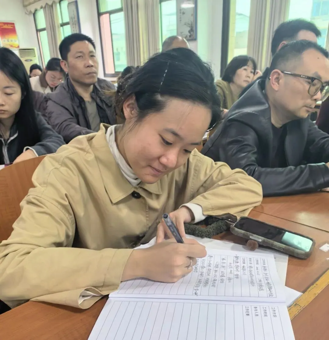 凝心聚力研备考 精准施策战中考|衡山县喻菊花初中数学名师工作室冲刺专题研讨会圆满召开 第40张 凝心聚力研备考 精准施策战中考|衡山县喻菊花初中数学名师工作室冲刺专题研讨会圆满召开 第40张