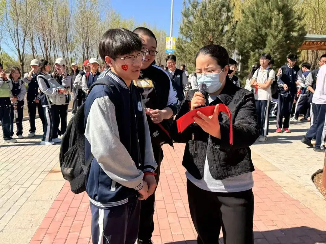 扬五四精神踏歌远行,以少年意气决胜中考——赤峰二中和美分校初三远足活动圆满落幕 第12张 扬五四精神踏歌远行,以少年意气决胜中考——赤峰二中和美分校初三远足活动圆满落幕 第12张