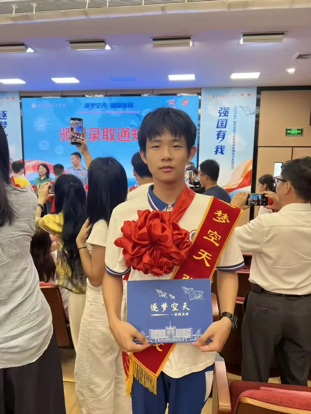 喜报 | 从中考高分到清北顶尖学府:名德的孩子,后劲就是足!——记3年前毕业的同学-第31张图片-四季读书网