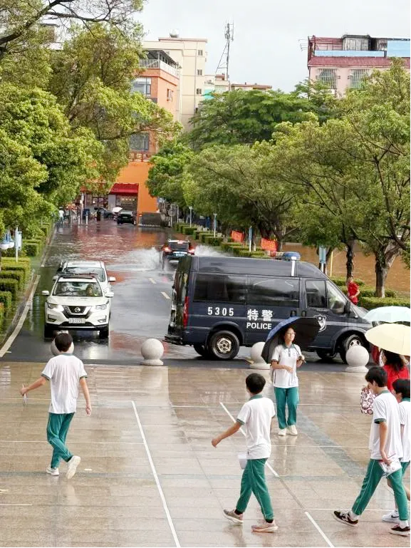 中考收官!花都少年笔落锋收,启航下一程-第24张图片-四季读书网 中考收官!花都少年笔落锋收,启航下一程-第24张图片-四季读书网