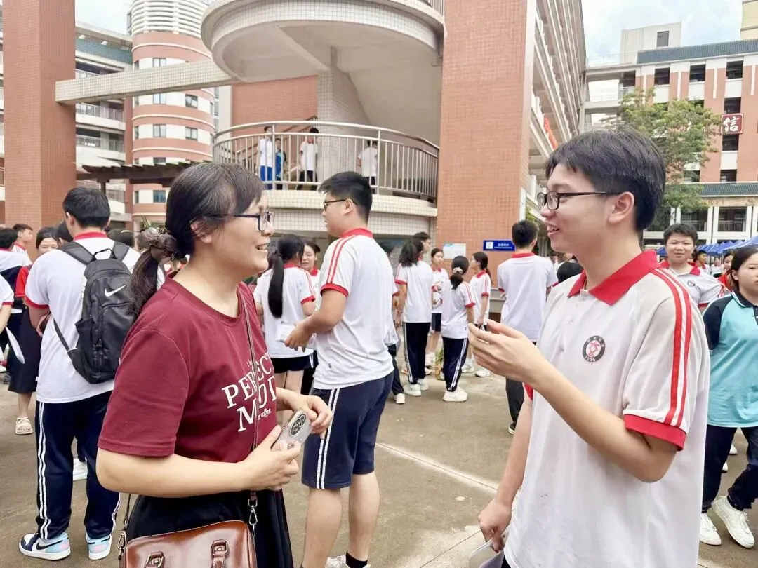 中考收官!花都少年笔落锋收,启航下一程-第34张图片-四季读书网 中考收官!花都少年笔落锋收,启航下一程-第34张图片-四季读书网