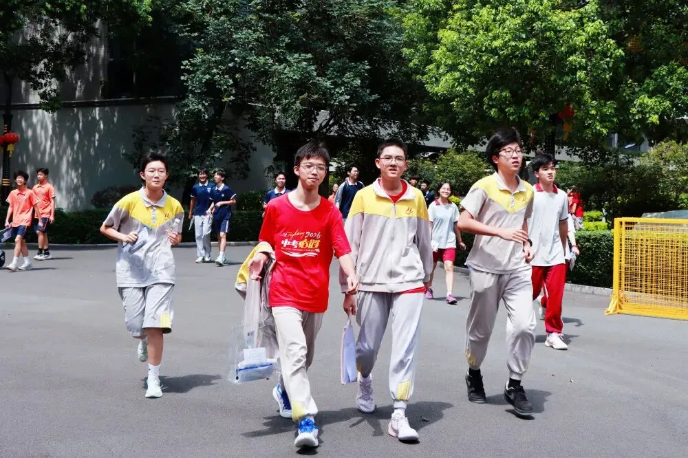 中考收官!花都少年笔落锋收,启航下一程-第50张图片-四季读书网 中考收官!花都少年笔落锋收,启航下一程-第50张图片-四季读书网