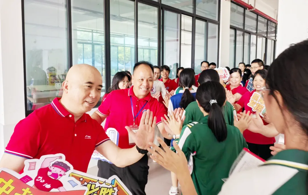 中考收官!花都少年笔落锋收,启航下一程-第57张图片-四季读书网 中考收官!花都少年笔落锋收,启航下一程-第57张图片-四季读书网