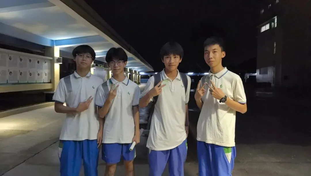 中考第三天纪实 | 笔落惊鸿终有成,乘风揽月赴山海-第7张图片-四季读书网
