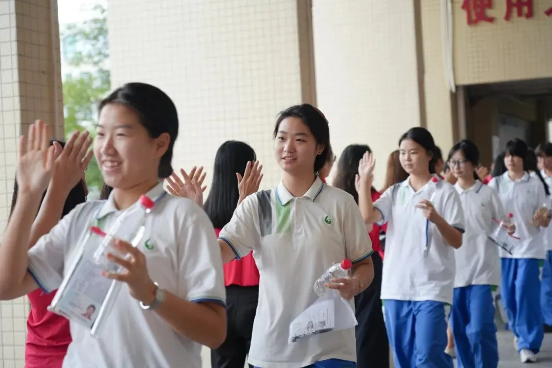 中考第三天纪实 | 笔落惊鸿终有成,乘风揽月赴山海-第17张图片-四季读书网