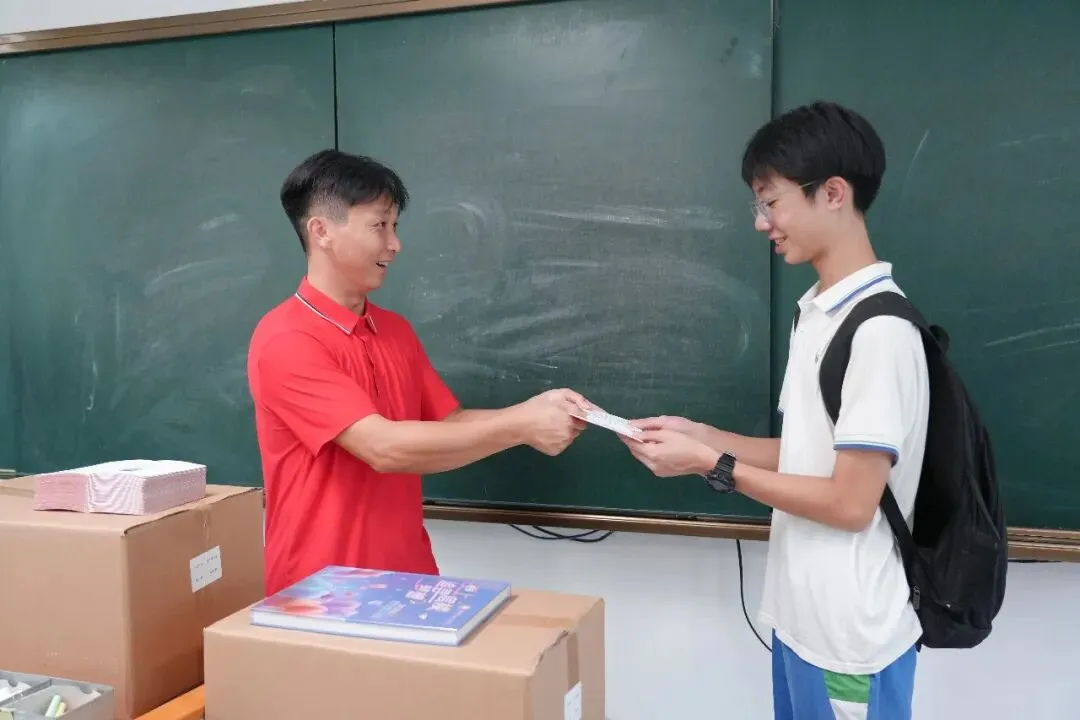 中考第三天纪实 | 笔落惊鸿终有成,乘风揽月赴山海-第36张图片-四季读书网