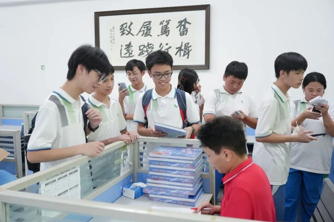 中考第三天纪实 | 笔落惊鸿终有成,乘风揽月赴山海-第37张图片-四季读书网