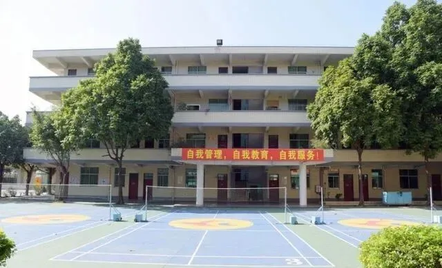 2026年中考低分避坑指南!广州家长别盲目择校,看清正规升学通道|广东省领才技工学校(免分数入学)-第18张图片-四季读书网