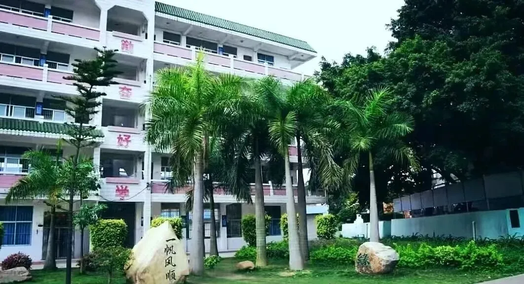 中考成绩差,又想考大学?来广西交通技师学院 !-第4张图片-四季读书网