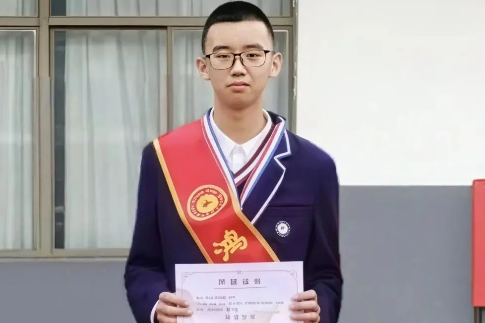 中考专栏•班科组|星火踏云途,十九折蟾桂——初三19班的热烈篇章-第21张图片-四季读书网 中考专栏•班科组|星火踏云途,十九折蟾桂——初三19班的热烈篇章-第21张图片-四季读书网