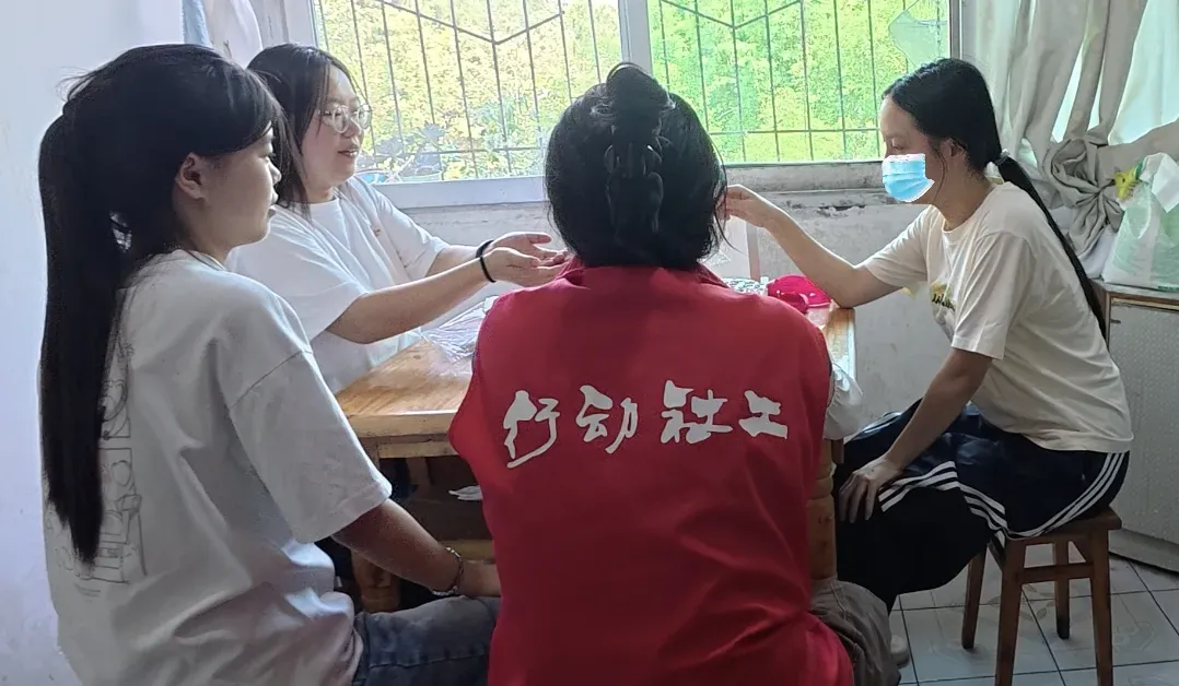 陪伴困境儿童长大项目:探访绵阳两名中考优秀困境家庭学生-第6张图片-四季读书网 陪伴困境儿童长大项目:探访绵阳两名中考优秀困境家庭学生-第6张图片-四季读书网