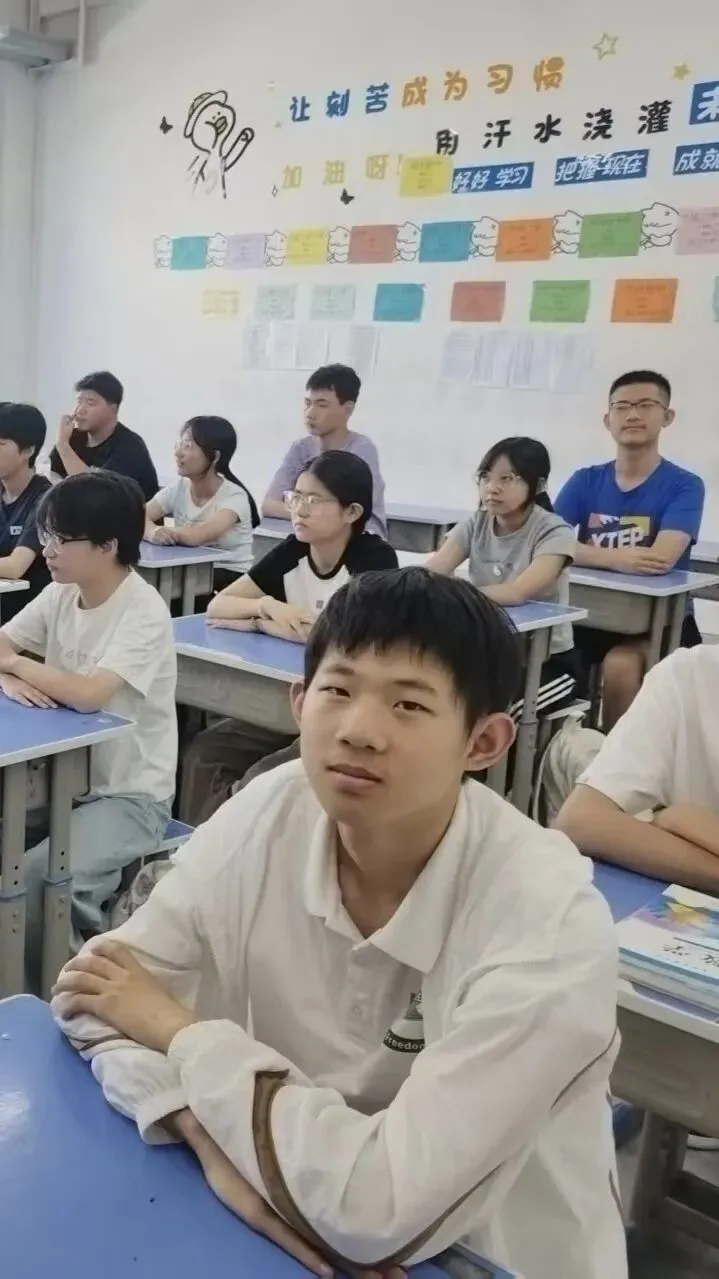 成功中考二校夏令营|这个暑假,这群少年悄悄完成了一场蜕变-第23张图片-四季读书网