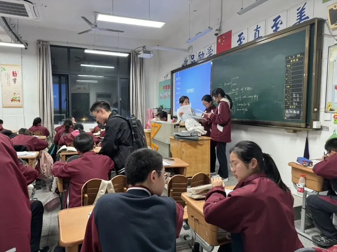 中考专栏•班科组|逐光而行,三十致远——初三30班的成长荣光-第35张图片-四季读书网 中考专栏•班科组|逐光而行,三十致远——初三30班的成长荣光-第35张图片-四季读书网