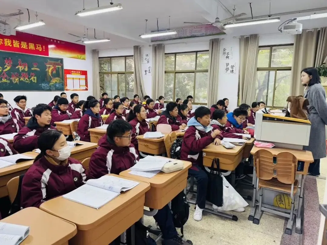 中考专栏•班科组|逐光而行,三十致远——初三30班的成长荣光-第36张图片-四季读书网 中考专栏•班科组|逐光而行,三十致远——初三30班的成长荣光-第36张图片-四季读书网