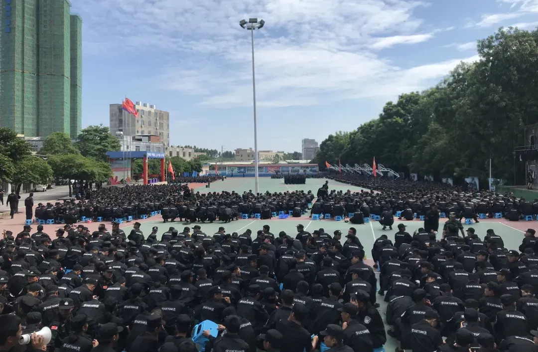 2026中考已出分,考不上高中的理想选择--化州市鉴江司法职业学校(广东省重点中职学校)--可升学可就业可参军,给孩子一个未来!-第127张图片-四季读书网