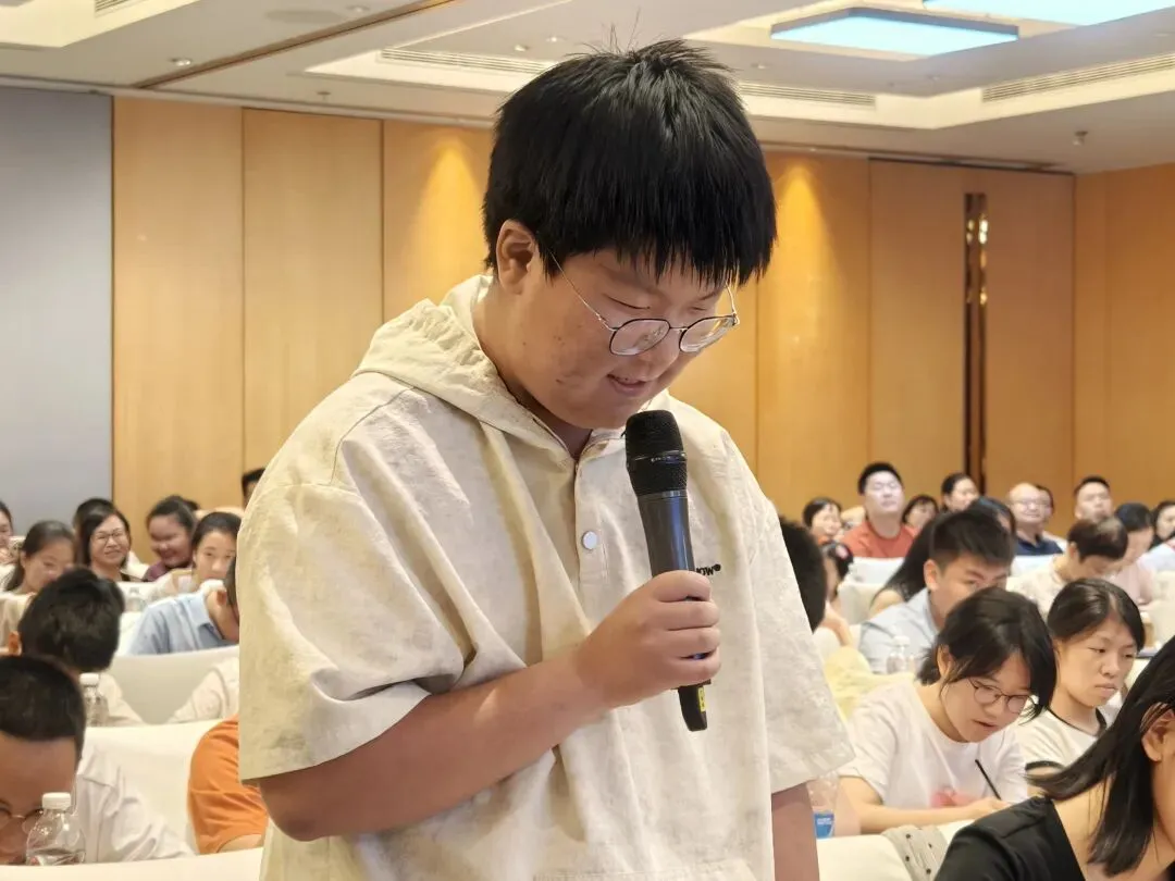 品读行中考颁奖,广东省作协陈嘉诺同学即兴千字文言文「表白语文」-第6张图片-四季读书网