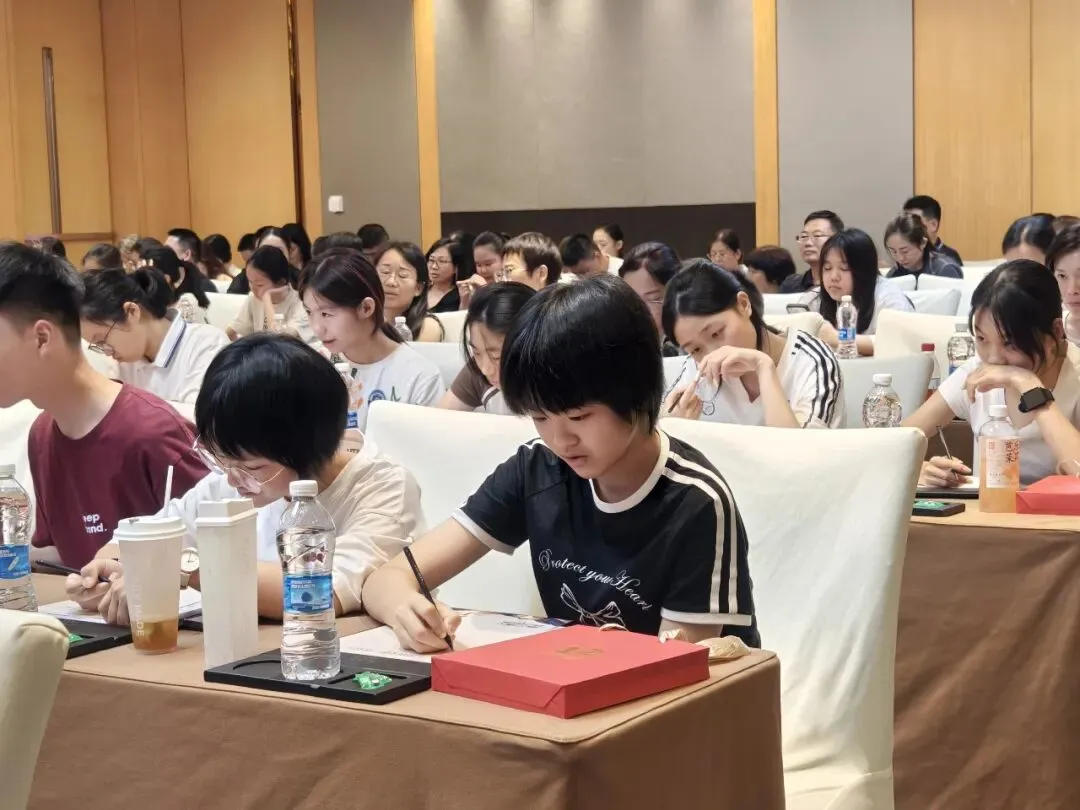 羊城晚报|2026年广州中考成绩出炉,品读行交出亮眼答卷:五名学员取得语文单科120分,超百名学员取得110分以上-第35张图片-四季读书网