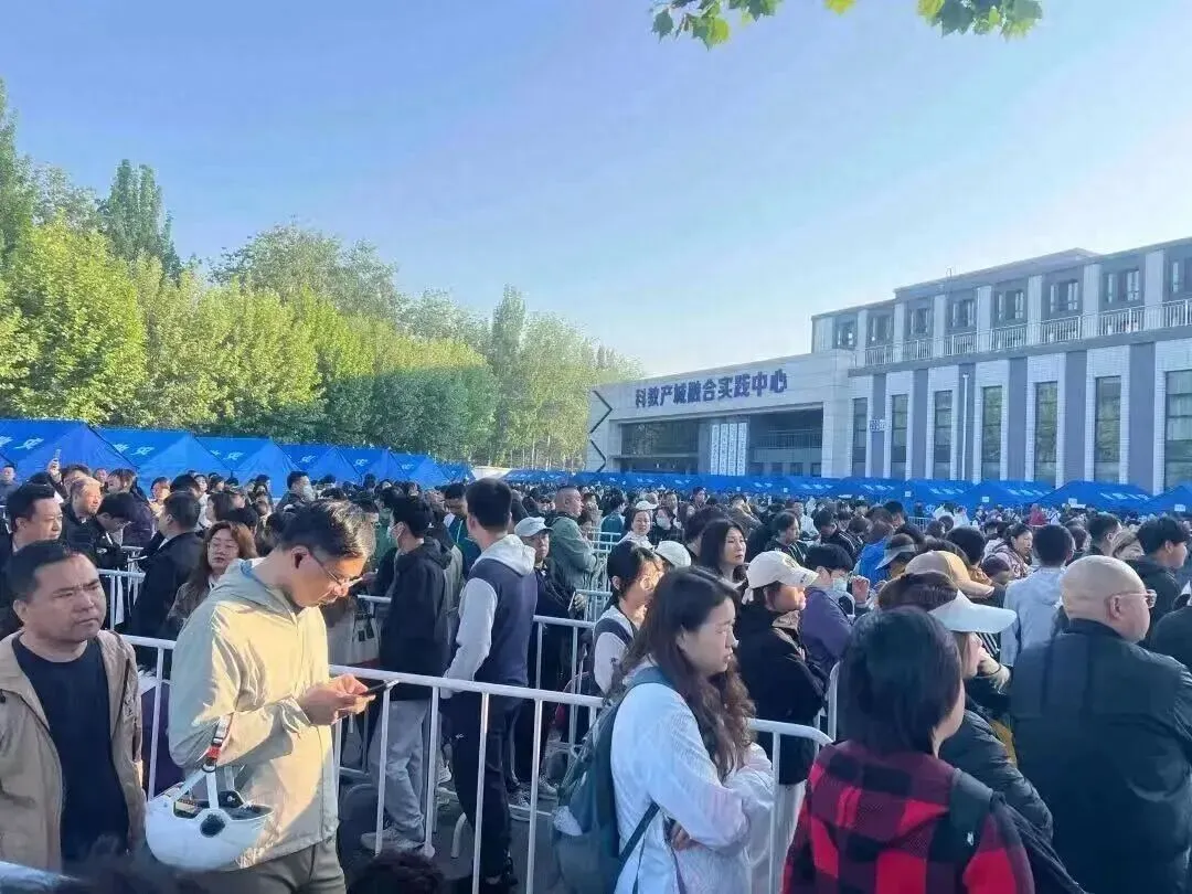 中考626分上职高,985抢警校:这届家长彻底“悟了”,还是慌了?|| 吾乃师者-第1张图片-四季读书网