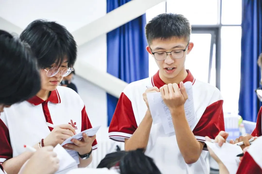 致全体准高一新生:中考不是终点,真正的成长,从这个暑假开始!-第11张图片-四季读书网