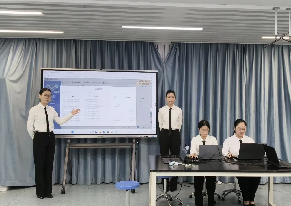 广州中考第四批录取|广州市荔湾区外语职业高级中学2026年招生简章-第34张图片-四季读书网 广州中考第四批录取|广州市荔湾区外语职业高级中学2026年招生简章-第34张图片-四季读书网