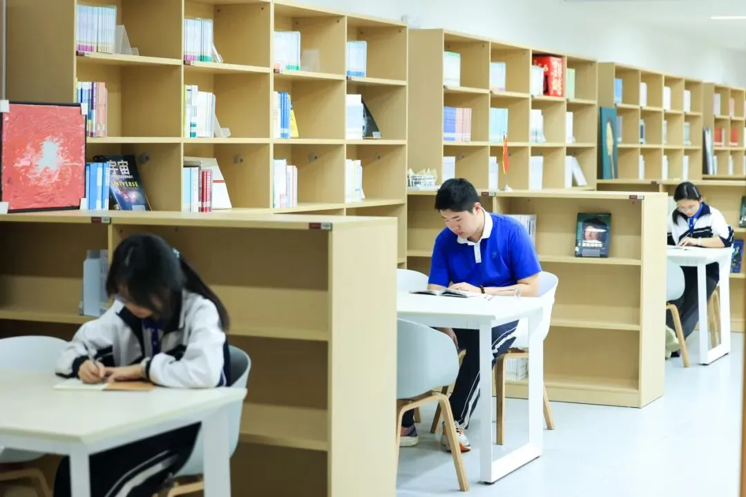 【汉开蜕变】中考494→高考553!刘同学汉开三年实现成绩逆袭-第11张图片-四季读书网
