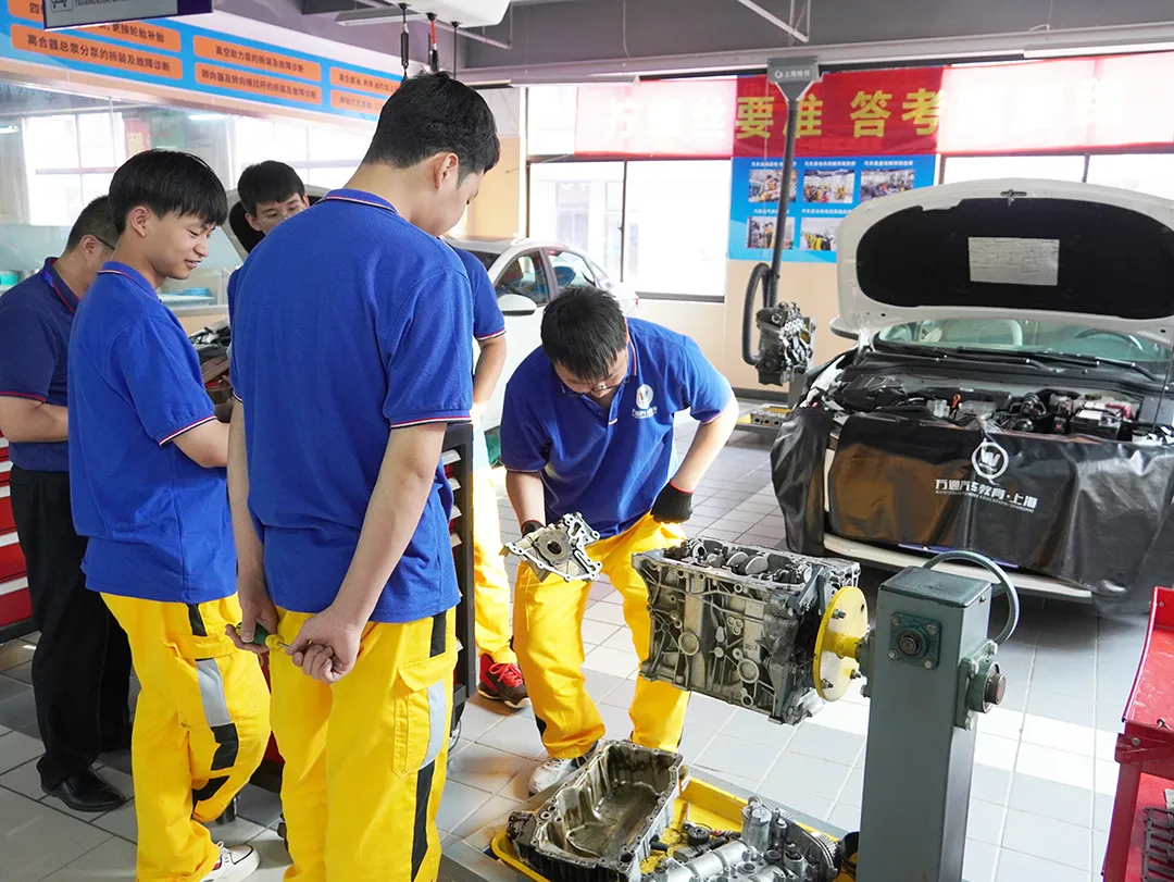 中考没录上,还有哪些学校可以报名?上海万通少量名额补录中....-第6张图片-四季读书网 中考没录上,还有哪些学校可以报名?上海万通少量名额补录中....-第6张图片-四季读书网