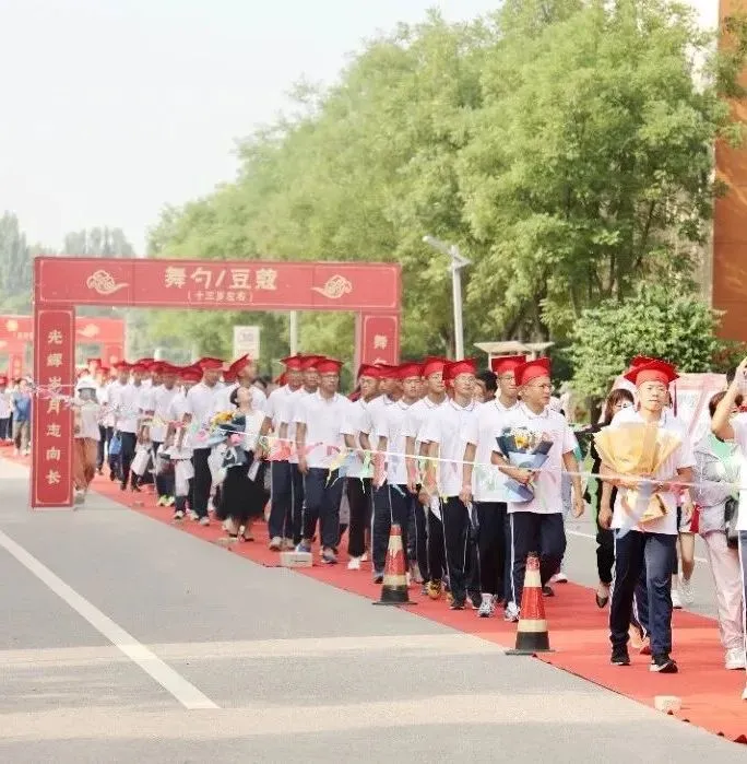 低进高出,逆袭成功 | 从中考7354名开始,我在实高慢慢追上自己-第10张图片-四季读书网