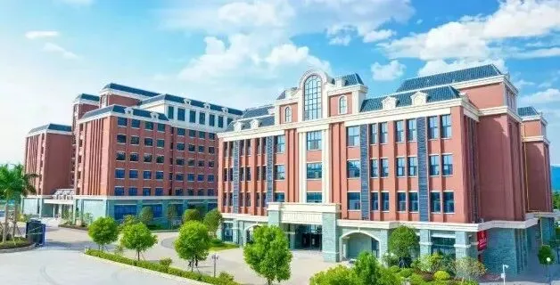 中考还没上岸?广州 10 所优质中职尚有学位,自主招生抓紧报名!-第8张图片-四季读书网