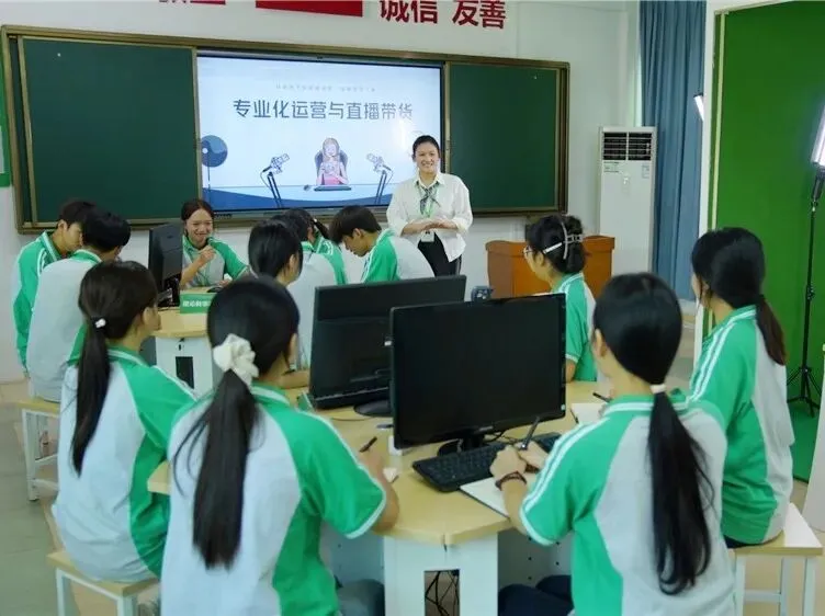 2026年中考,男生建议报考这些专业,最吃香、好就业、稳升学!-第11张图片-四季读书网 2026年中考,男生建议报考这些专业,最吃香、好就业、稳升学!-第11张图片-四季读书网