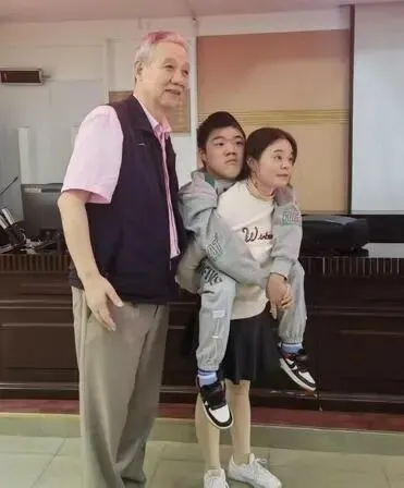 看完破防!2026 中考高考真实励志故事,送给正在奋斗的学子-第5张图片-四季读书网 看完破防!2026 中考高考真实励志故事,送给正在奋斗的学子-第5张图片-四季读书网