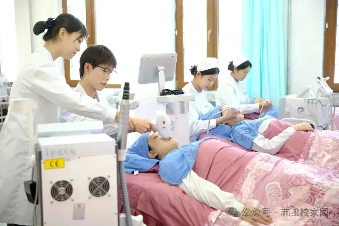 中考后如何选专业?学医前景广阔!黑龙江龙卫医药医护中专2026招生开启-第12张图片-四季读书网 中考后如何选专业?学医前景广阔!黑龙江龙卫医药医护中专2026招生开启-第12张图片-四季读书网