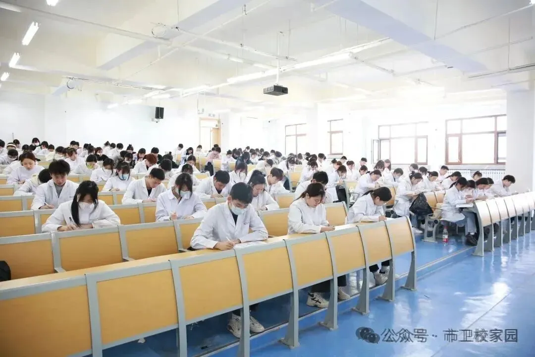 中考后如何选专业?学医前景广阔!黑龙江龙卫医药医护中专2026招生开启-第18张图片-四季读书网 中考后如何选专业?学医前景广阔!黑龙江龙卫医药医护中专2026招生开启-第18张图片-四季读书网