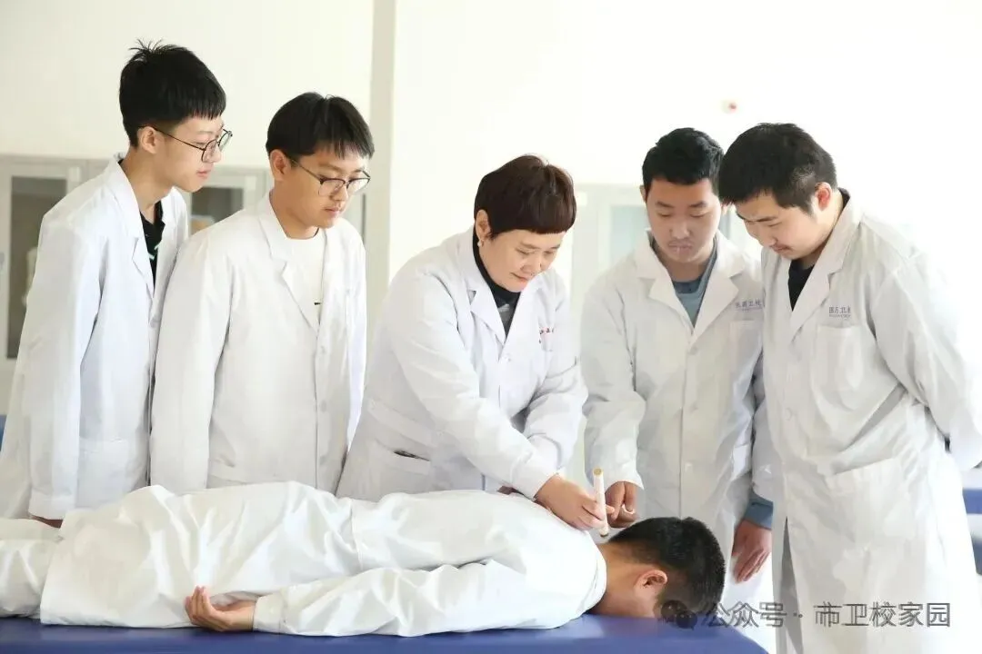 中考后如何选专业?学医前景广阔!黑龙江龙卫医药医护中专2026招生开启-第20张图片-四季读书网 中考后如何选专业?学医前景广阔!黑龙江龙卫医药医护中专2026招生开启-第20张图片-四季读书网