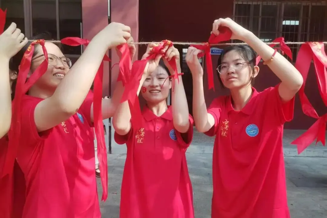 【中考专访八】能舞善绘喜阅读,潜心耕耘赴广中-第20张图片-四季读书网