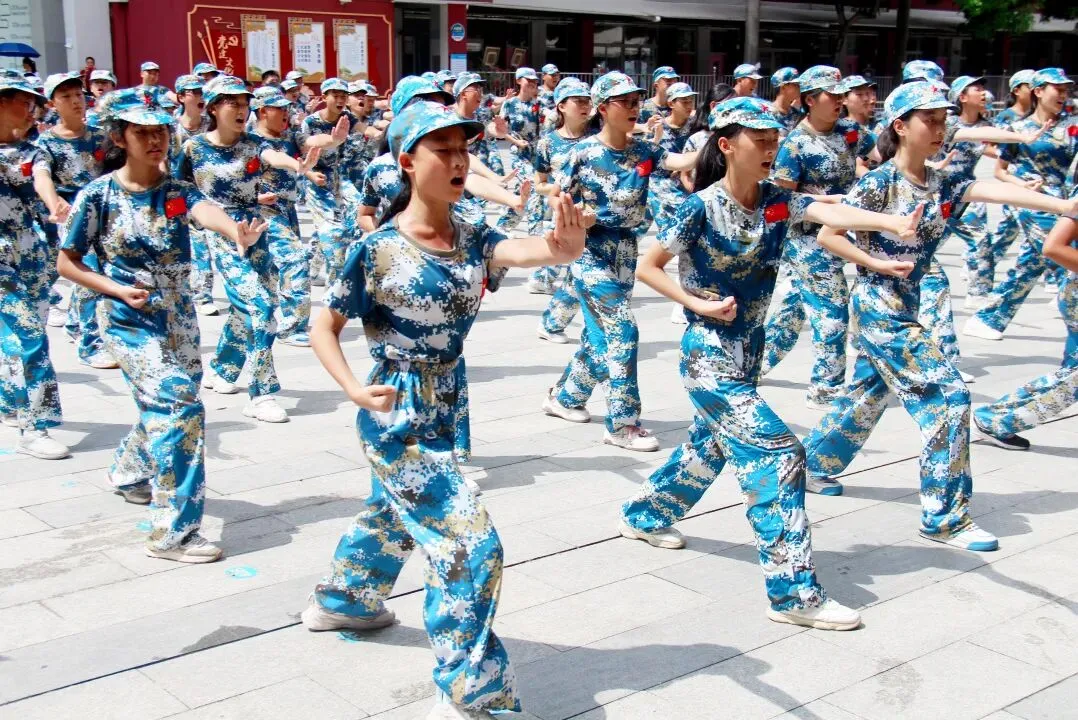 【中考专访八】能舞善绘喜阅读,潜心耕耘赴广中-第26张图片-四季读书网