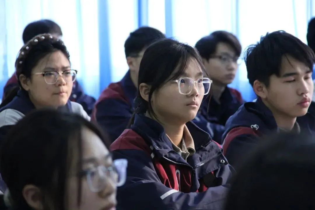 71564名的跨越:中考失利的孩子,一年后怎样了|永臻高中低进高出纪实-第25张图片-四季读书网 71564名的跨越:中考失利的孩子,一年后怎样了|永臻高中低进高出纪实-第25张图片-四季读书网