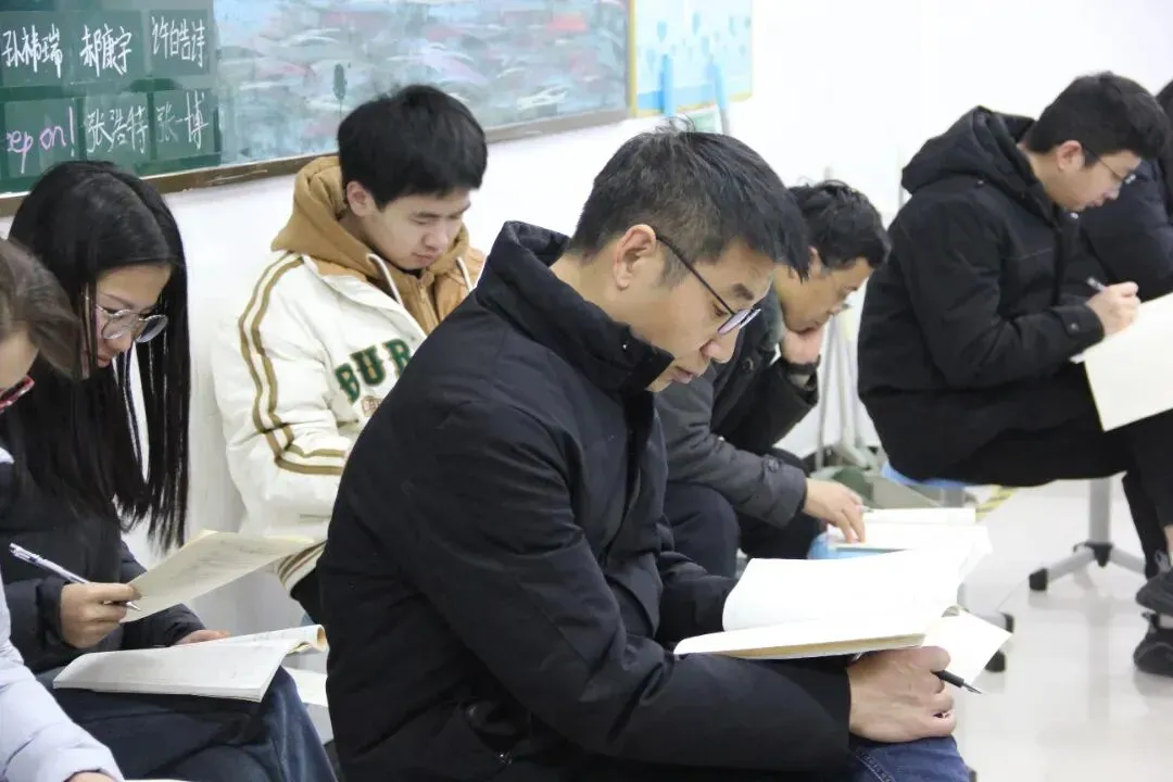 71564名的跨越:中考失利的孩子,一年后怎样了|永臻高中低进高出纪实-第41张图片-四季读书网 71564名的跨越:中考失利的孩子,一年后怎样了|永臻高中低进高出纪实-第41张图片-四季读书网