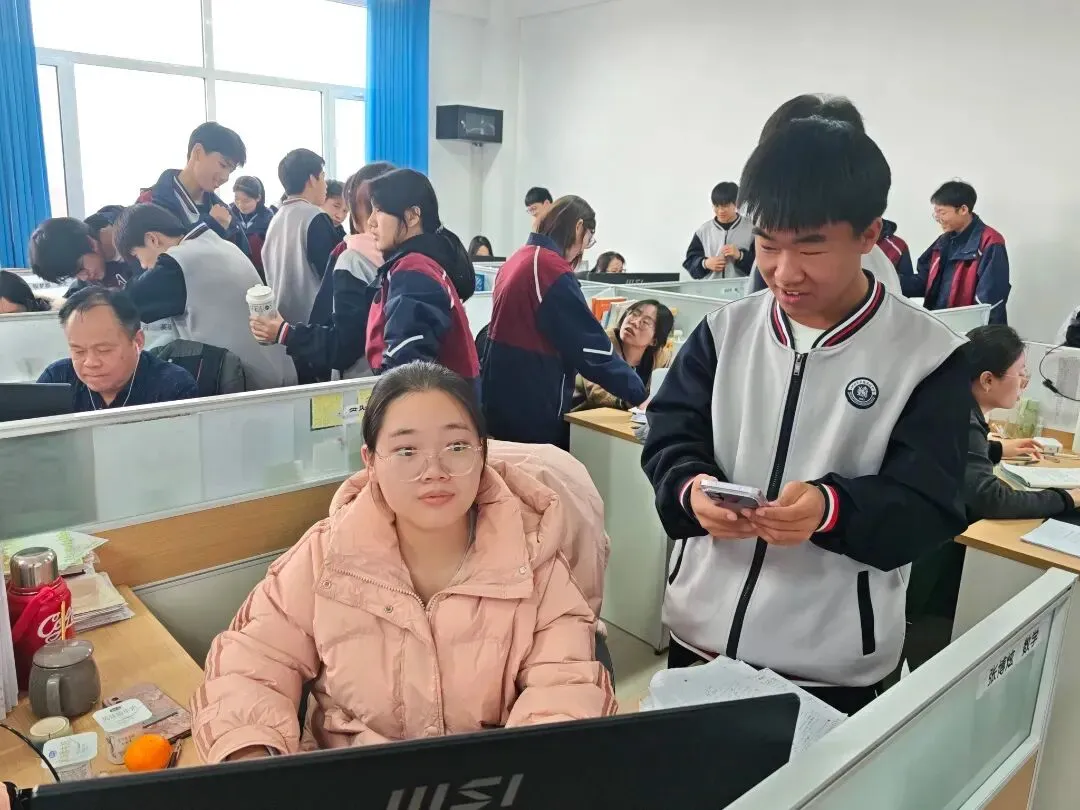 71564名的跨越:中考失利的孩子,一年后怎样了|永臻高中低进高出纪实-第47张图片-四季读书网 71564名的跨越:中考失利的孩子,一年后怎样了|永臻高中低进高出纪实-第47张图片-四季读书网