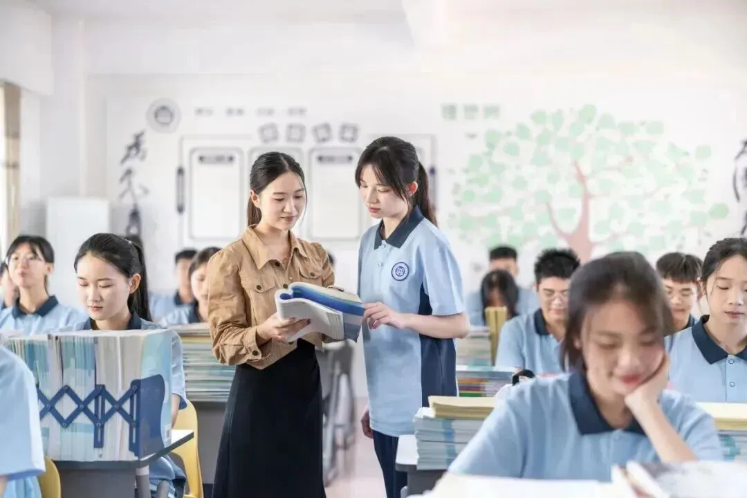 浦北中考考生C等级起可报钦州英华高中,正规普高学籍!平价学费享南宁名校资源!-第24张图片-四季读书网 浦北中考考生C等级起可报钦州英华高中,正规普高学籍!平价学费享南宁名校资源!-第24张图片-四季读书网