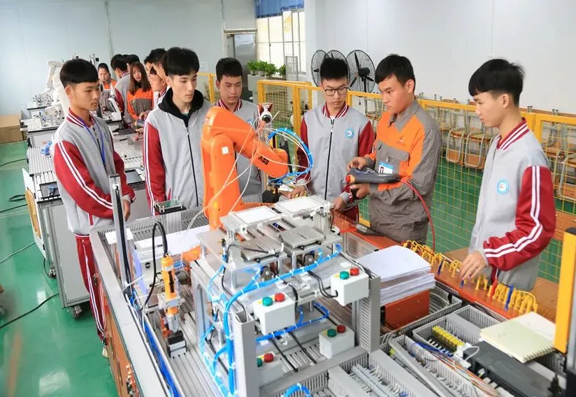 中考成绩差?来广西第一工业学校 |四星公办,升学就业双保障-第3张图片-四季读书网 中考成绩差?来广西第一工业学校 |四星公办,升学就业双保障-第3张图片-四季读书网