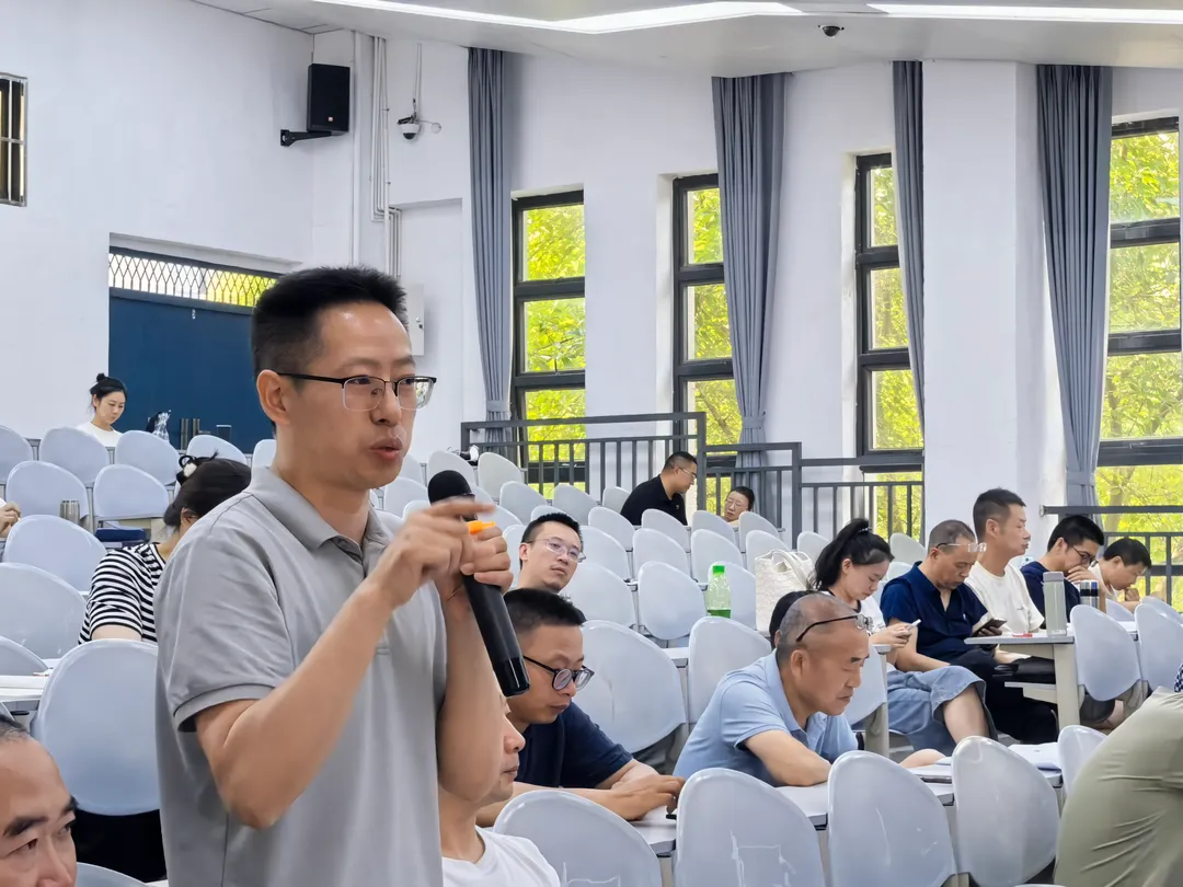 析高考研真题 明方向启征程 | 德阳五中2027届高三研题活动-第23张图片-四季读书网
