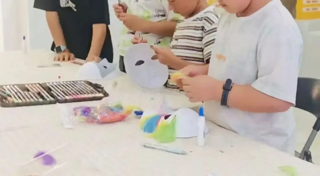 孚光之间 | 孩子的心事,不止一张试卷-第6张图片-四季读书网 孚光之间 | 孩子的心事,不止一张试卷-第6张图片-四季读书网