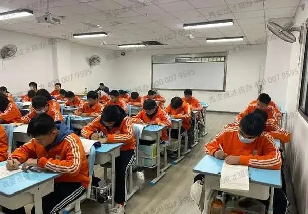26中考、高考补习怎么挑?西安全日制收费、班型、适配人群全盘点-第8张图片-四季读书网