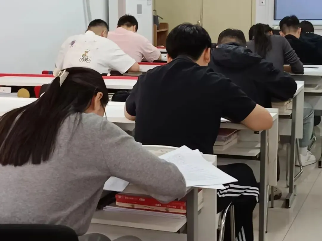 公考启航-2027安徽省考”华图杯“全真模考大赛-第10张图片-四季读书网