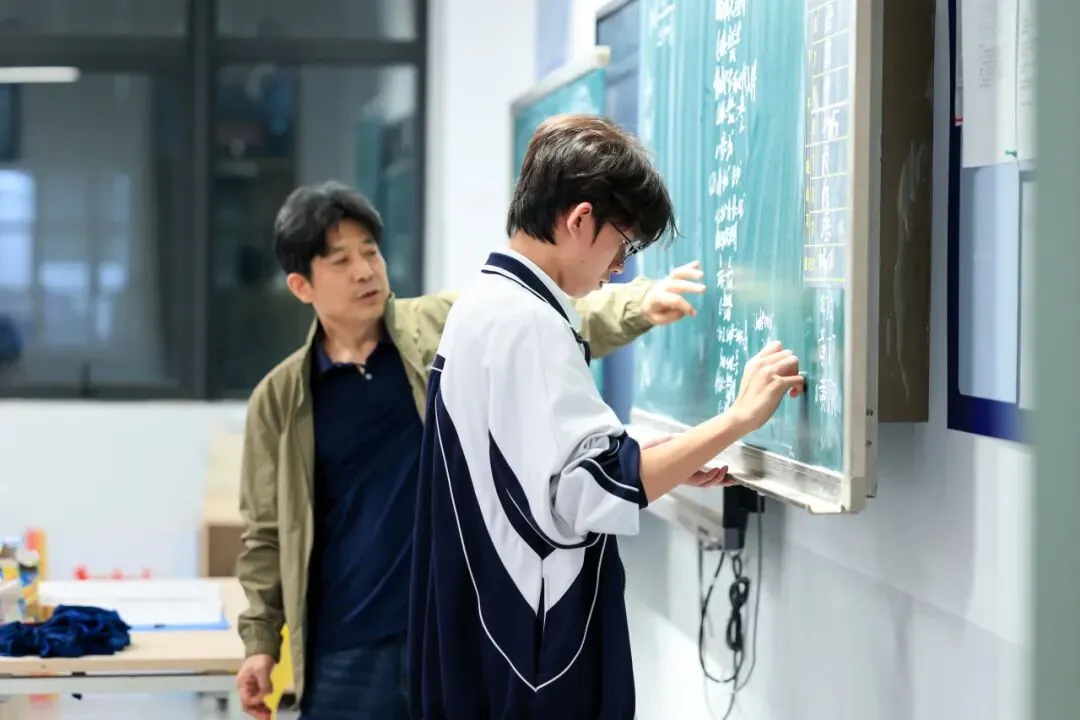 【汉开蜕变】中考500分→高考566分!杨同学在汉开沉淀三年实现进阶-第10张图片-四季读书网 【汉开蜕变】中考500分→高考566分!杨同学在汉开沉淀三年实现进阶-第10张图片-四季读书网