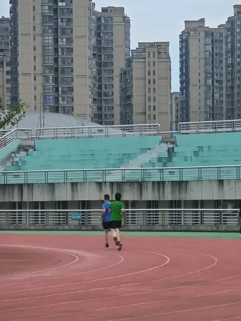跑得了马拉松的妈妈,带不动中考体测的娃-第12张图片-四季读书网 跑得了马拉松的妈妈,带不动中考体测的娃-第12张图片-四季读书网