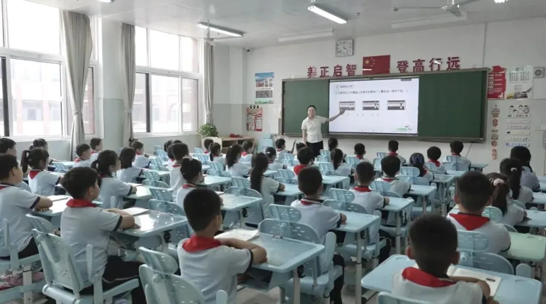 深耕课堂改革 首战中考创佳绩——岳峰中学首届中考喜获开门红-第10张图片-四季读书网 深耕课堂改革 首战中考创佳绩——岳峰中学首届中考喜获开门红-第10张图片-四季读书网
