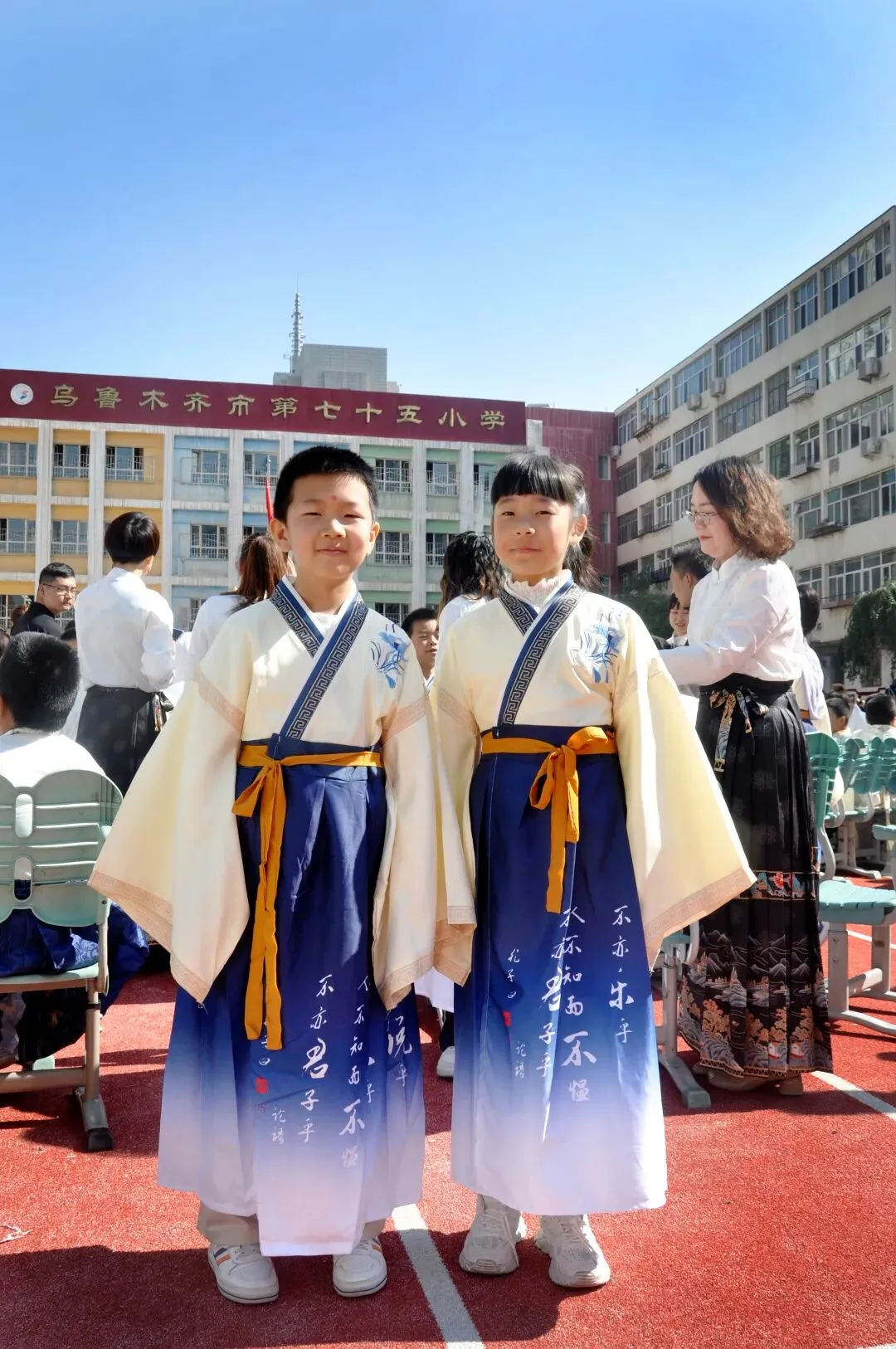 看完今年中高考试卷才明白:小学别死磕刷题,深耕阅读才是长久底气-第1张图片-四季读书网 看完今年中高考试卷才明白:小学别死磕刷题,深耕阅读才是长久底气-第1张图片-四季读书网
