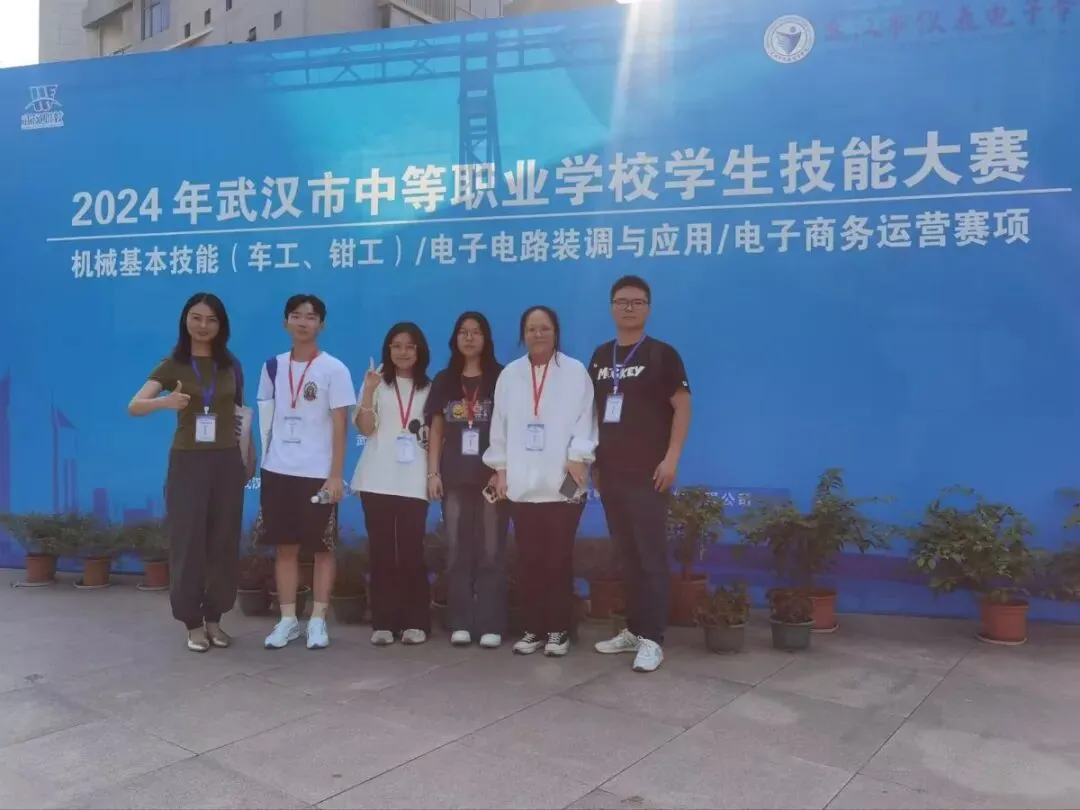 中考时差61分落榜普高,三年后高考彭菲淼 (武汉学生,671分)考了全省第二-第3张图片-四季读书网 中考时差61分落榜普高,三年后高考彭菲淼 (武汉学生,671分)考了全省第二-第3张图片-四季读书网