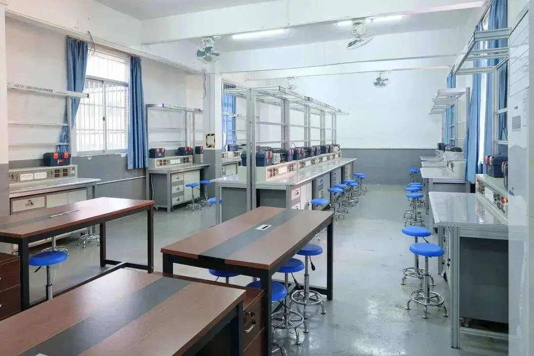 中考报读指南 | 广东省国防科技技师学院2026招生简章 | 补录计划-第33张图片-四季读书网 中考报读指南 | 广东省国防科技技师学院2026招生简章 | 补录计划-第33张图片-四季读书网